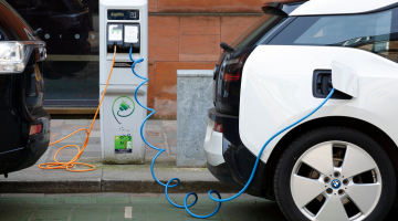 Electric Vehicle charge points to outnumber Petrol Stations by 2020, say Nissan