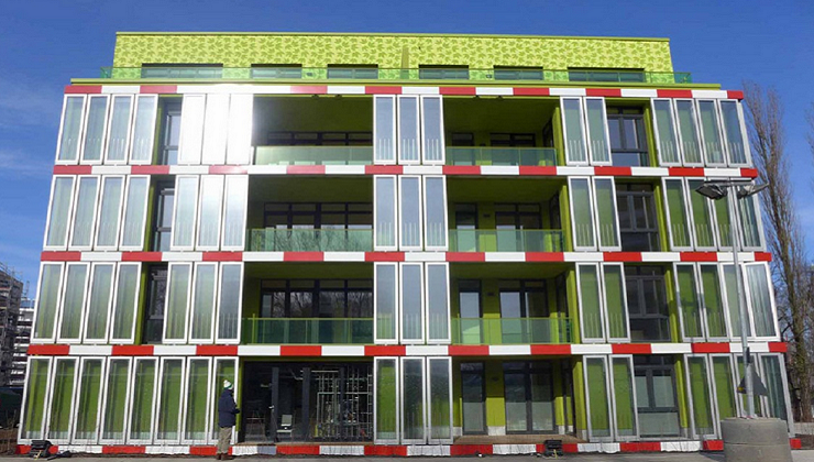 A Building in Germany that is completely powered by algae!