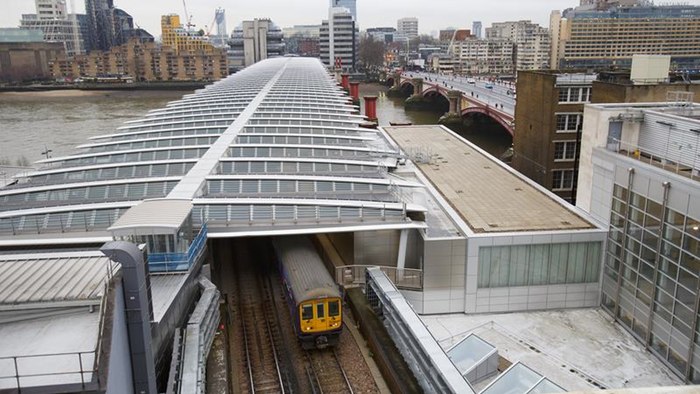 World's largest Solar Bridge completed in London