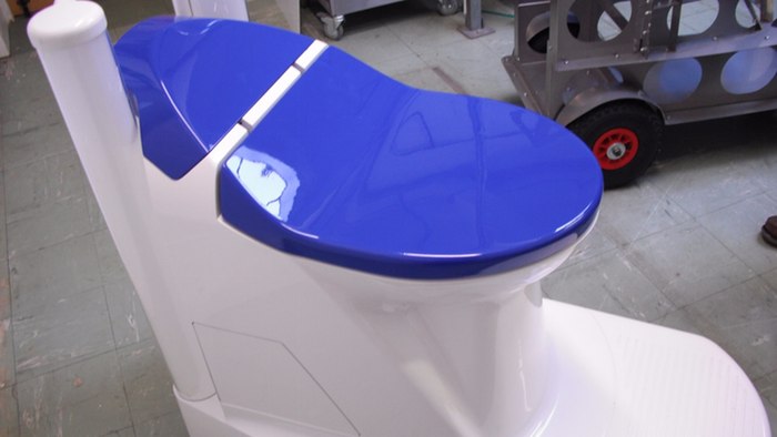 Cheap, Waterless Toilet that turns waste into Clean Water & Power to be trialed in Africa