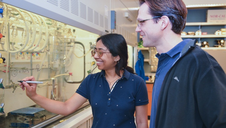 Scientists make Renewable Plastic from Carbon dioxide and Plants