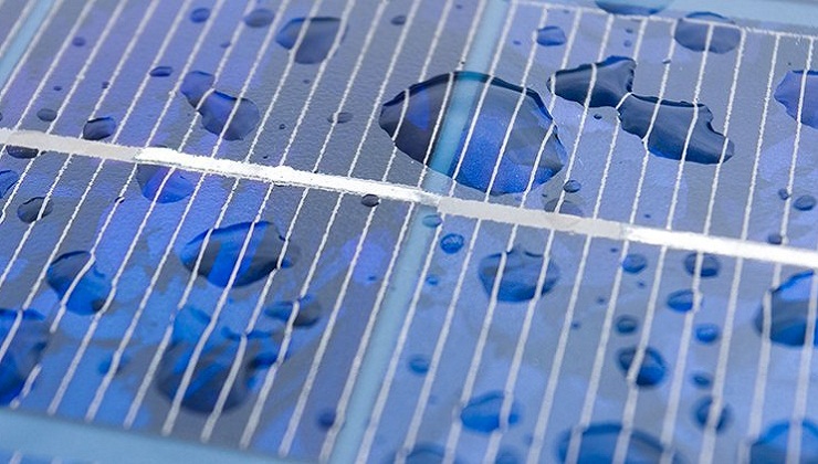 Scientists are developing graphene Solar Panels that generate Energy when it rains