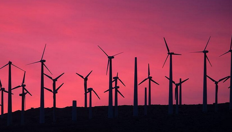 U.S. Utilities Boost Investments in Wind, Solar Power