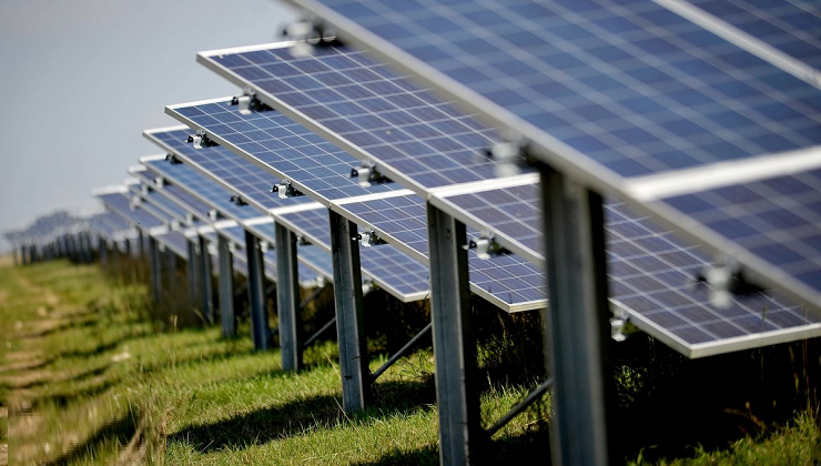 UK Solar Eclipses Coal Power over Month for First Time