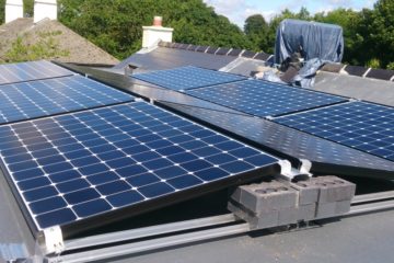 How Tesla Mounts Solar Panels on your Roof!