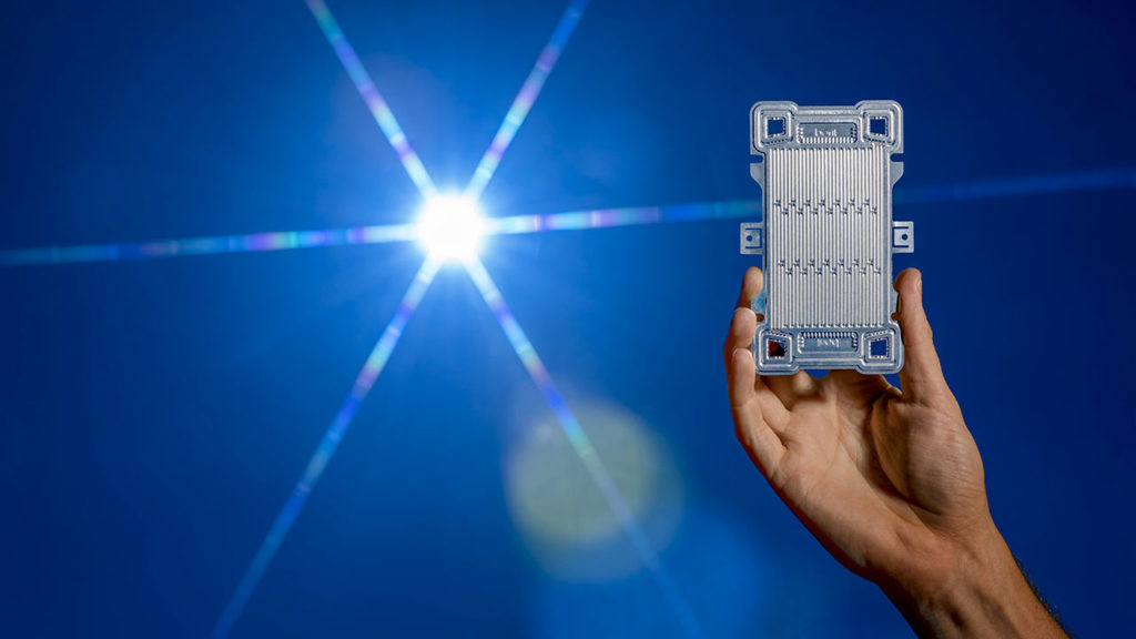 Sun-soaking device turns Water into Superheated Steam