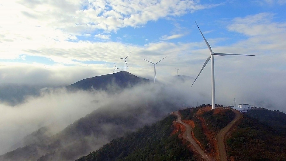 Wind Turbine turns Traffic into Renewable Energy